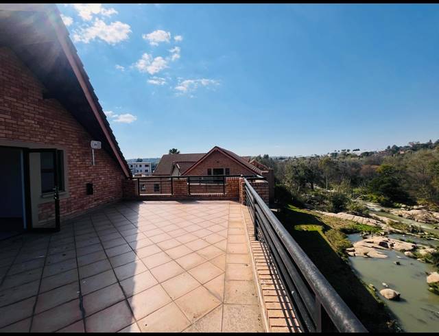 92M² OFFICE TO LET IN FOURWAYS